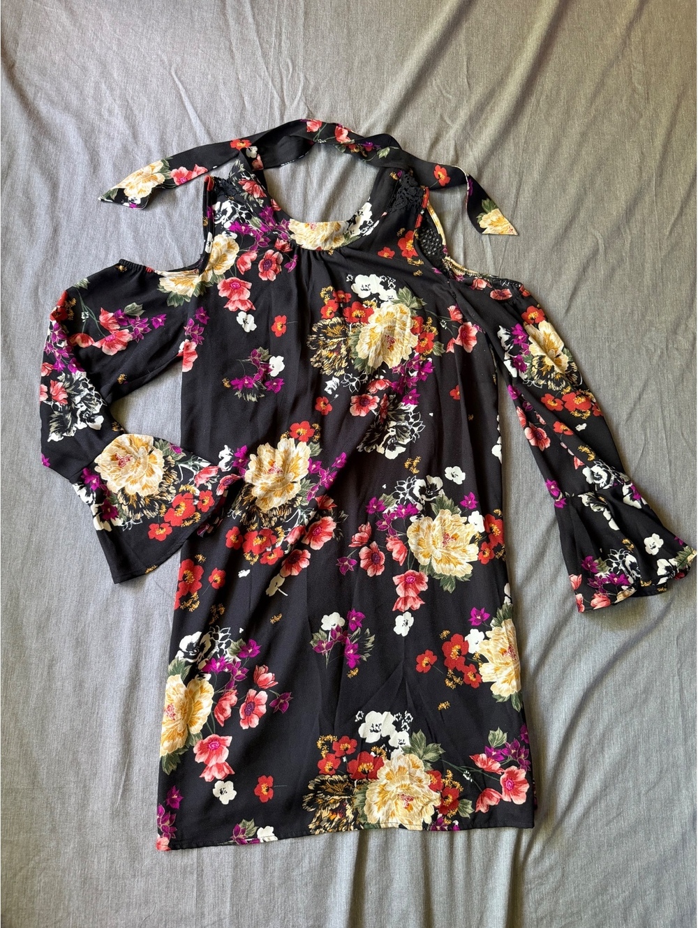 Xhilaration Size Large Colorful Floral Chiffon Cold Shoulder Shift Dress